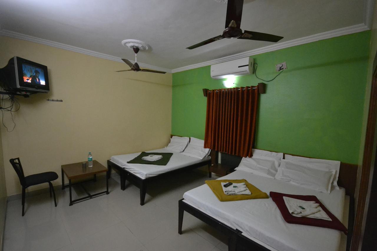 Hotel Madhava Shirdi Extérieur photo