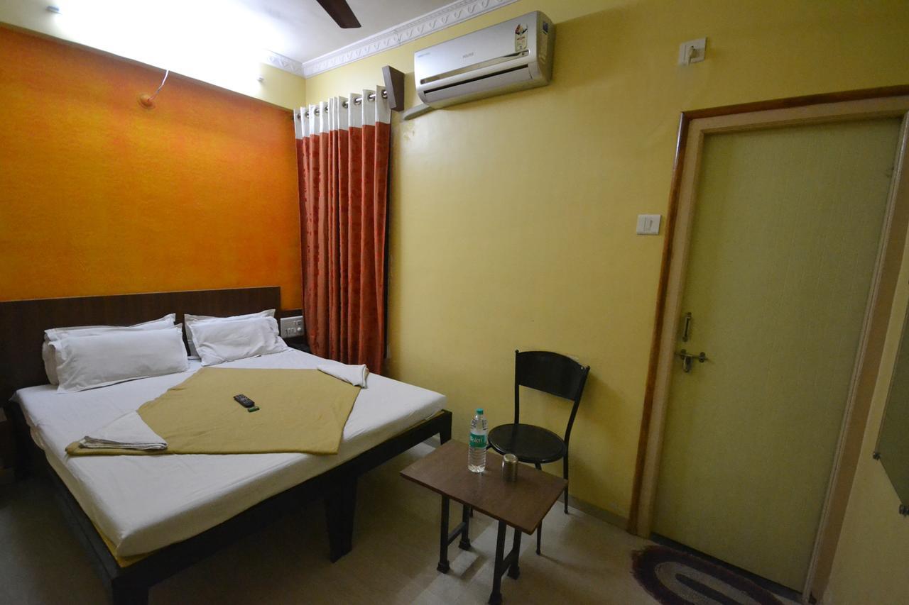 Hotel Madhava Shirdi Extérieur photo