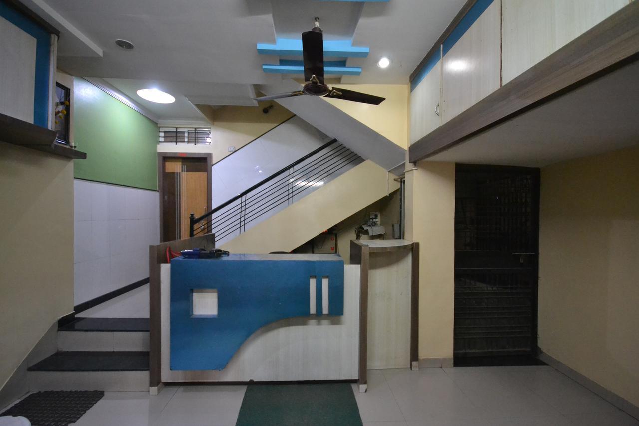 Hotel Madhava Shirdi Extérieur photo