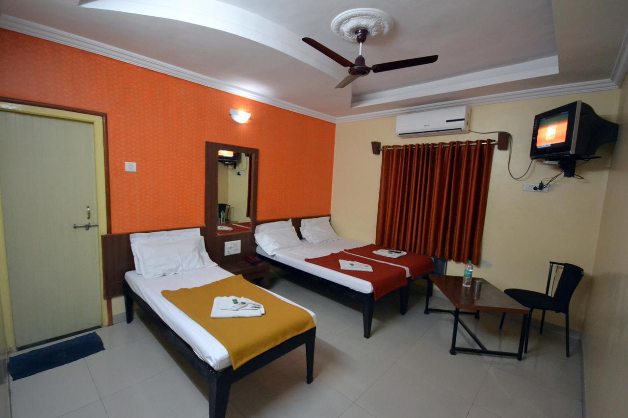 Hotel Madhava Shirdi Extérieur photo
