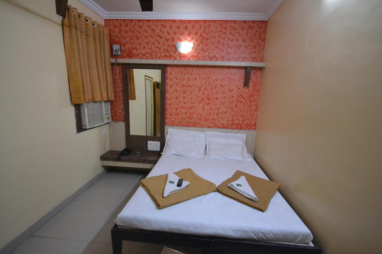 Hotel Madhava Shirdi Extérieur photo