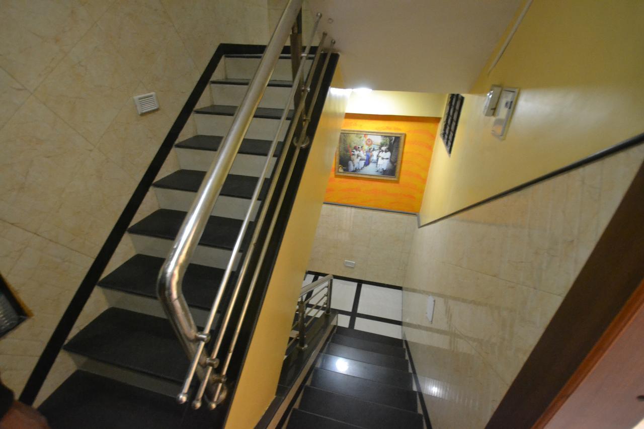 Hotel Madhava Shirdi Extérieur photo